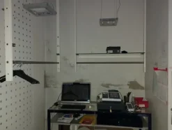 2#7994 Arredi e accessori per negozio