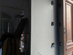 2#7994 Arredi e accessori per negozio