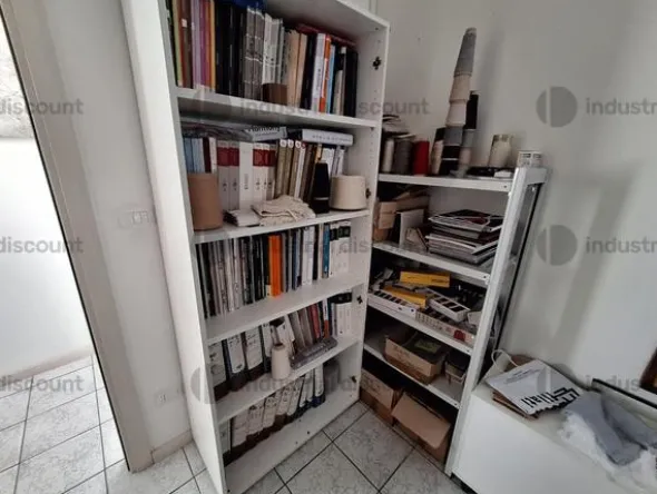 4#10164 Arredi e attrezzatura varia da ufficio