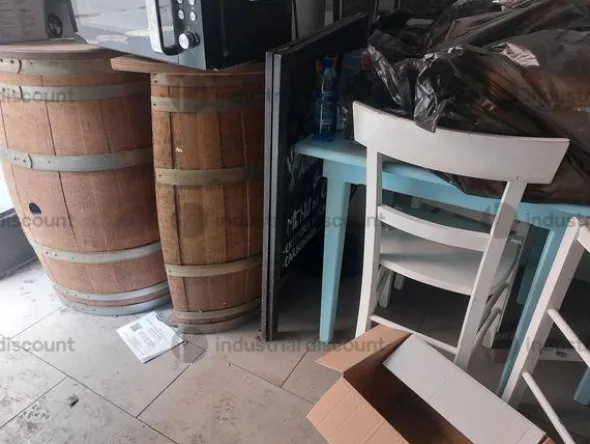 1#10143 Arredi e Attrezzature da ristorante