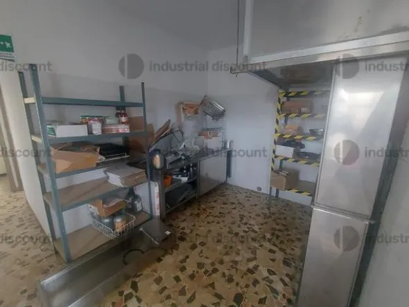 1#10305 Arredi e attrezzature da ristorazione e pub