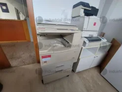 9#8669 Arredi e attrezzature da ufficio