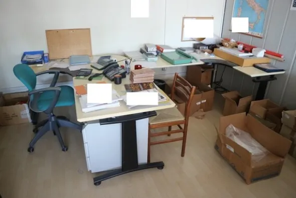 14#70710 Arredi e attrezzature da ufficio e da laboratorio