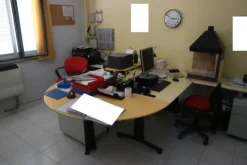 14#70710 Arredi e attrezzature da ufficio e da laboratorio