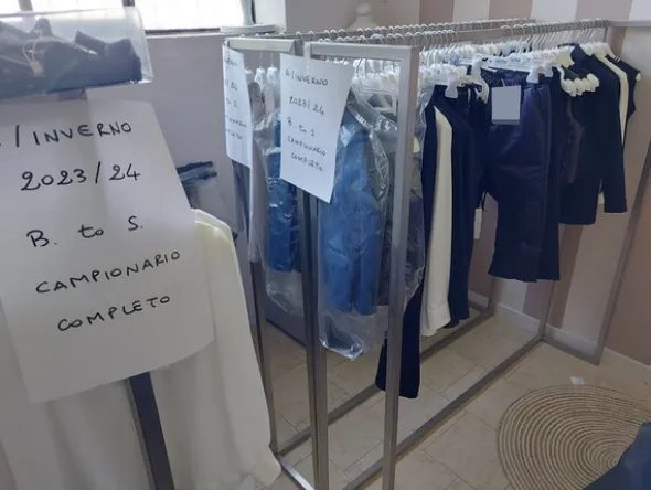 23#7914 Arredi e attrezzature da ufficio e da cucina