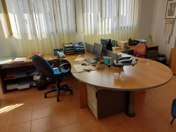 1#7900 Arredi e attrezzature da ufficio