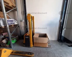 1#9823 Arredi e attrezzature elettroniche da ufficio e scaffalature