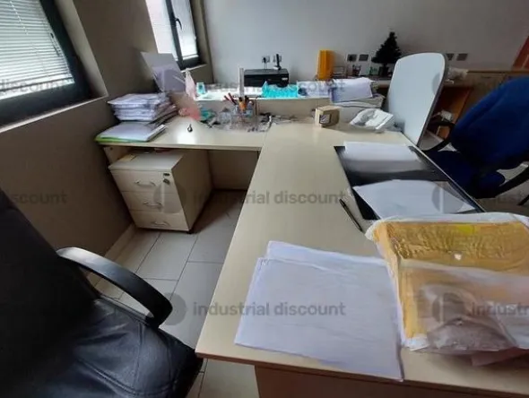 18#8924 Arredi e attrezzature elettroniche per uffici