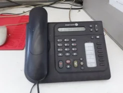 8#7899 Arredi e attrezzature elettroniche ufficio