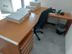 8#7899 Arredi e attrezzature elettroniche ufficio