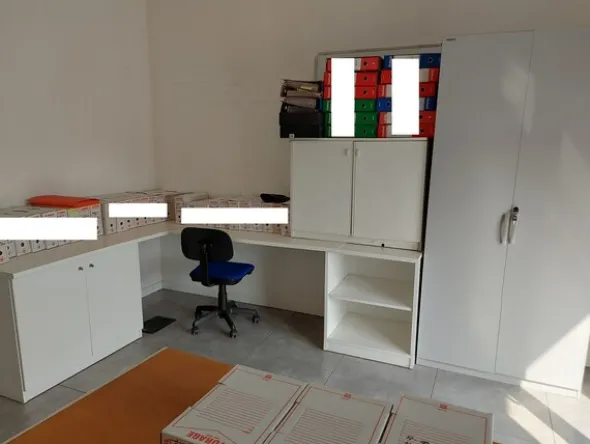 8#7899 Arredi e attrezzature elettroniche ufficio