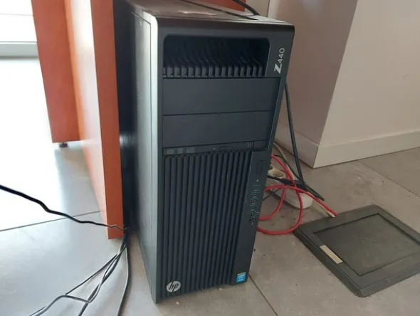 8#7899 Arredi e attrezzature elettroniche ufficio