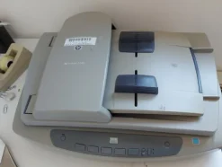 8#7899 Arredi e attrezzature elettroniche ufficio