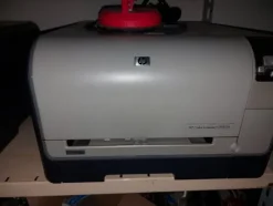 8#7899 Arredi e attrezzature elettroniche ufficio
