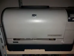 8#7899 Arredi e attrezzature elettroniche ufficio