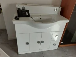 8#7899 Arredi e attrezzature elettroniche ufficio