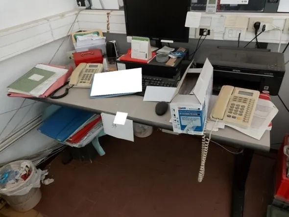 16#7562 Arredi e attrezzature informatiche