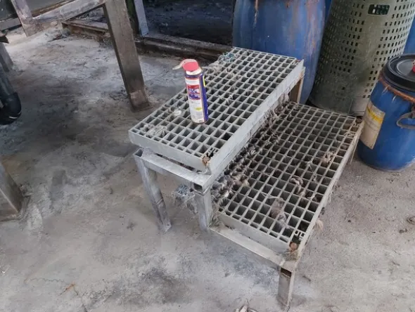 2#8259 Arredi e attrezzature per lavorazione e tintura pelli