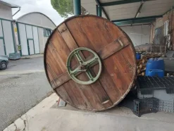 37#8259 Arredi e attrezzature per lavorazione e tintura pelli