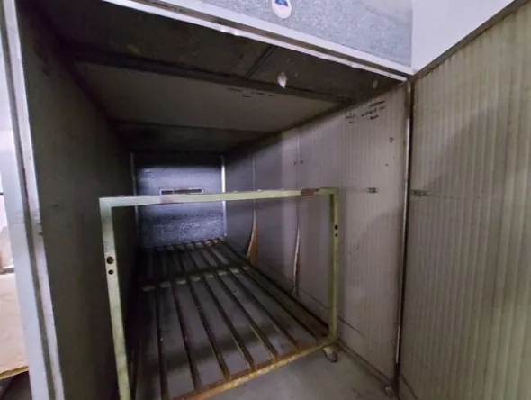 37#8259 Arredi e attrezzature per lavorazione e tintura pelli