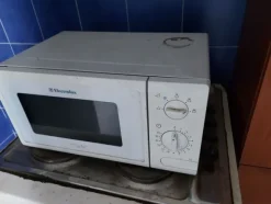 37#8259 Arredi e attrezzature per lavorazione e tintura pelli