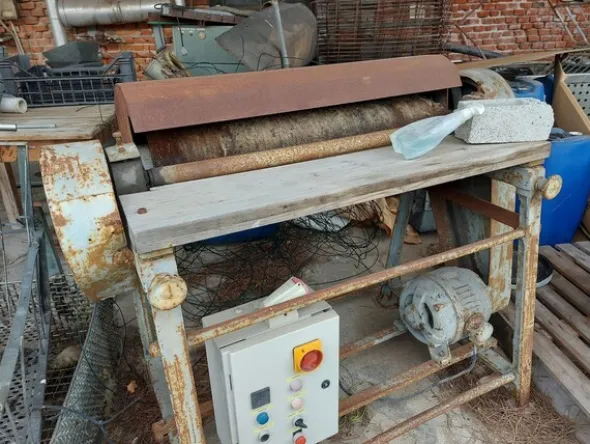 37#8259 Arredi e attrezzature per lavorazione e tintura pelli