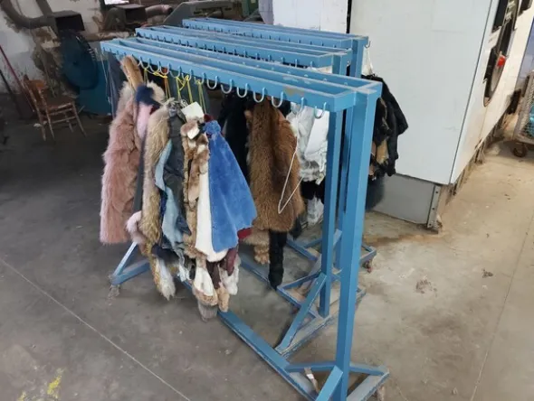 37#8259 Arredi e attrezzature per lavorazione e tintura pelli