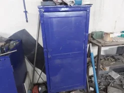 3#7049 Arredi e attrezzature per officina e ufficio