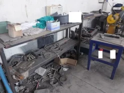 3#7049 Arredi e attrezzature per officina e ufficio