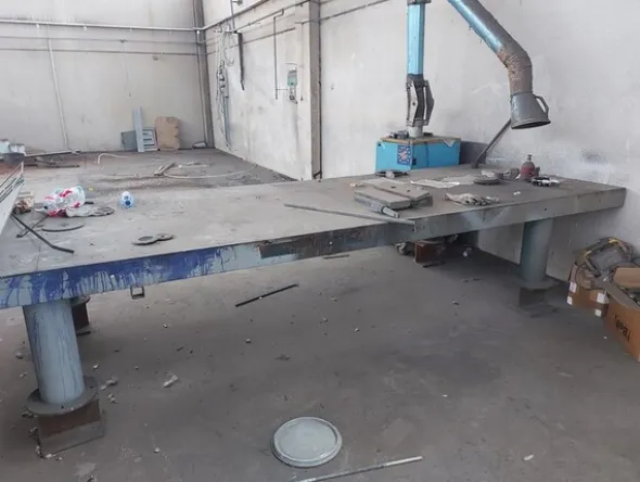 3#7049 Arredi e attrezzature per officina e ufficio