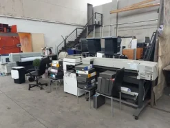 3#7049 Arredi e attrezzature per officina e ufficio