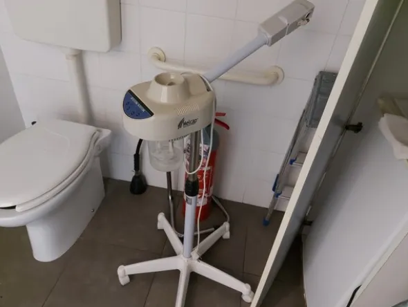 1#7919 Arredi e attrezzature per trattamenti estetici