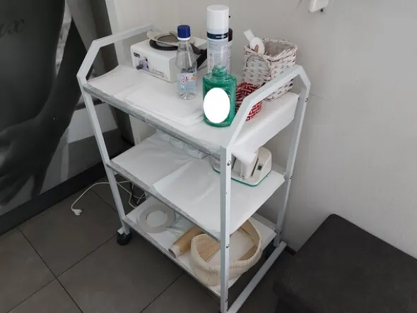 1#7919 Arredi e attrezzature per trattamenti estetici