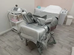 1#7919 Arredi e attrezzature per trattamenti estetici