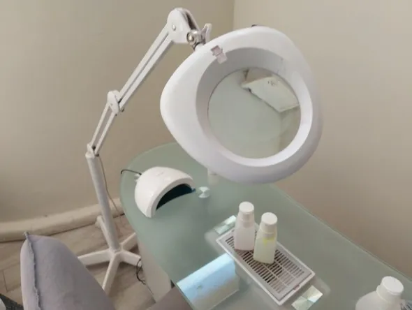 1#7919 Arredi e attrezzature per trattamenti estetici