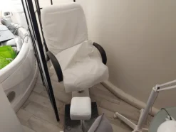 1#7919 Arredi e attrezzature per trattamenti estetici