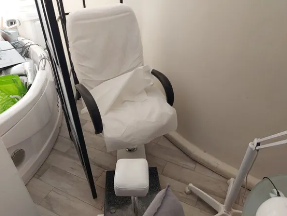1#7919 Arredi e attrezzature per trattamenti estetici