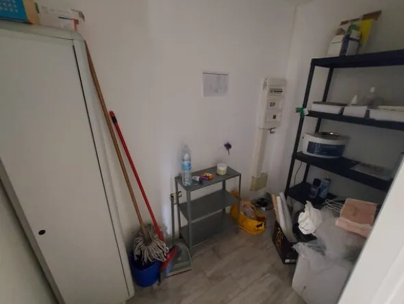 1#7919 Arredi e attrezzature per trattamenti estetici