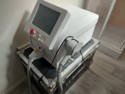 1#7919 Arredi e attrezzature per trattamenti estetici
