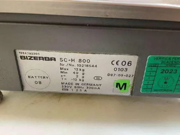 7#7940 Arredi e attrezzature reparto alimentari