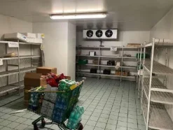 7#7940 Arredi e attrezzature reparto alimentari