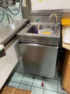 7#7940 Arredi e attrezzature reparto alimentari