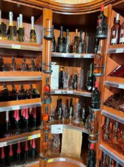 7#7940 Arredi e attrezzature reparto alimentari