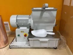 7#7940 Arredi e attrezzature reparto alimentari