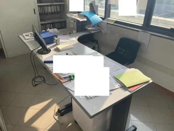 8#7931 Arredi e attrezzature ufficio
