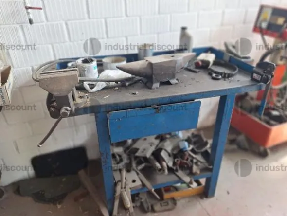 4#9630 Arredi e attrezzi reparto Carrozzeria