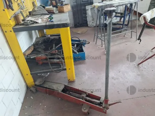 4#9630 Arredi e attrezzi reparto Carrozzeria