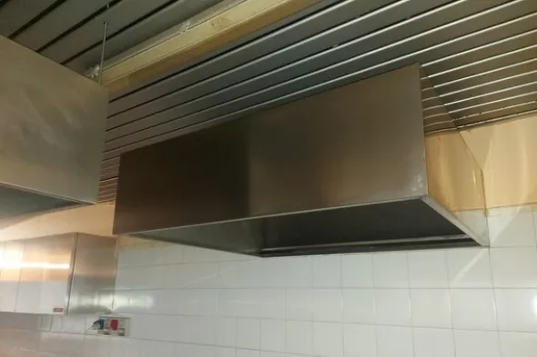 84#7922 Arredi e complementi di arredo per mensa aziendale
