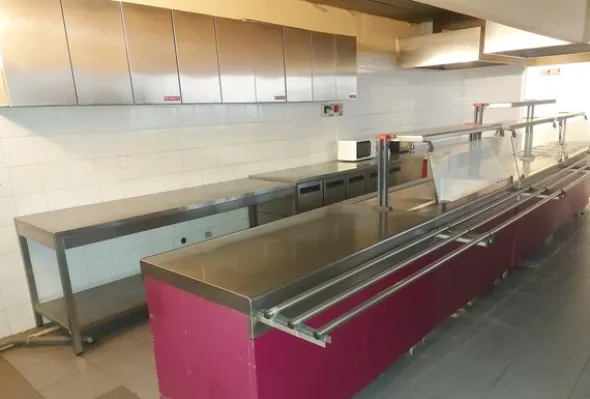 84#7922 Arredi e complementi di arredo per mensa aziendale
