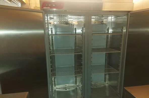 84#7922 Arredi e complementi di arredo per mensa aziendale
